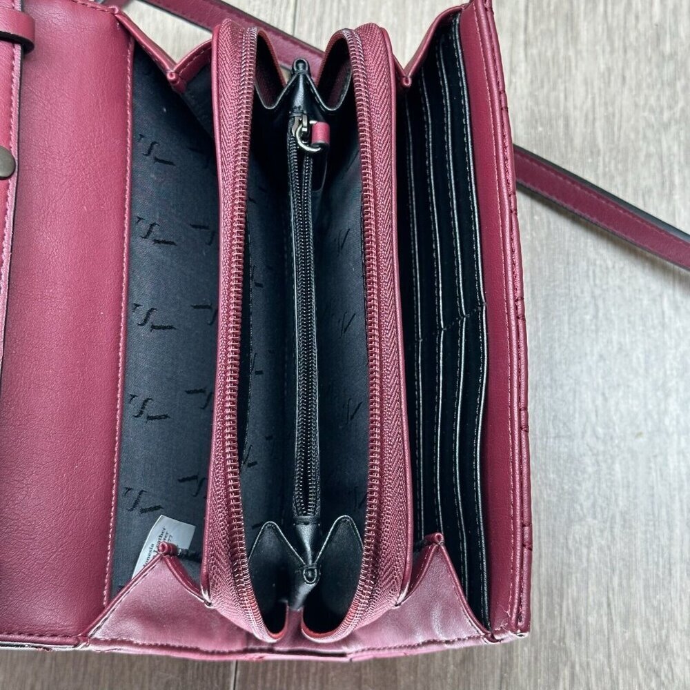 Simply Vera Wang Signature Quilted Envelope Mini Crossbody Bag Purse Burgundy - Picture 7 of 10